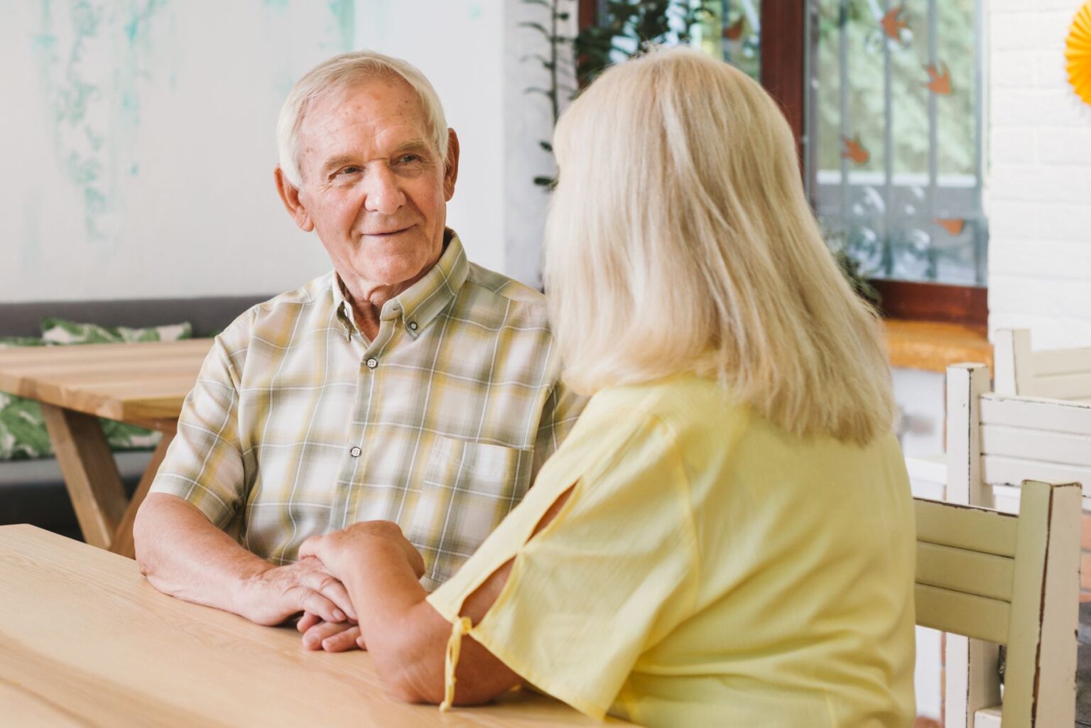 Canicule 2024 réflexes essentiels pour protéger nos seniors