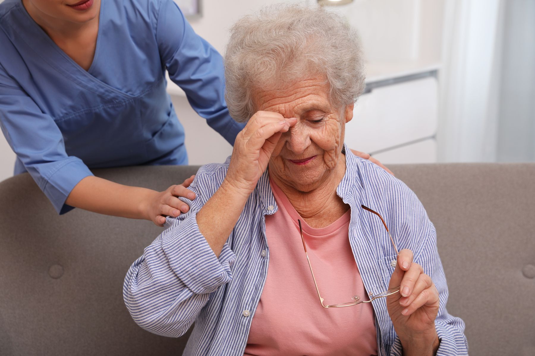 Personnes âgées souffrant de perte de mémoire les avantages des routines quotidiennes pour retrouver ses repères