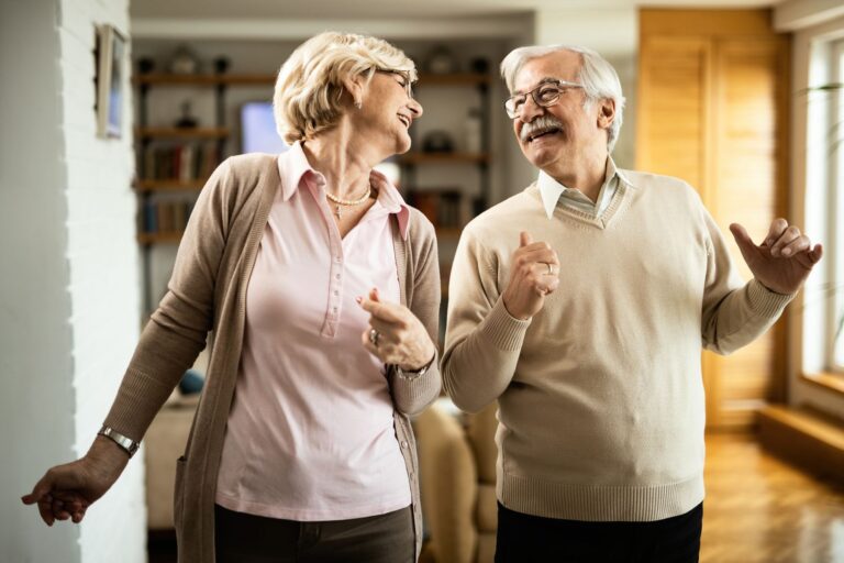 Les 5 raisons majeures expliquant la perte d'équilibre chez les personnes âgées