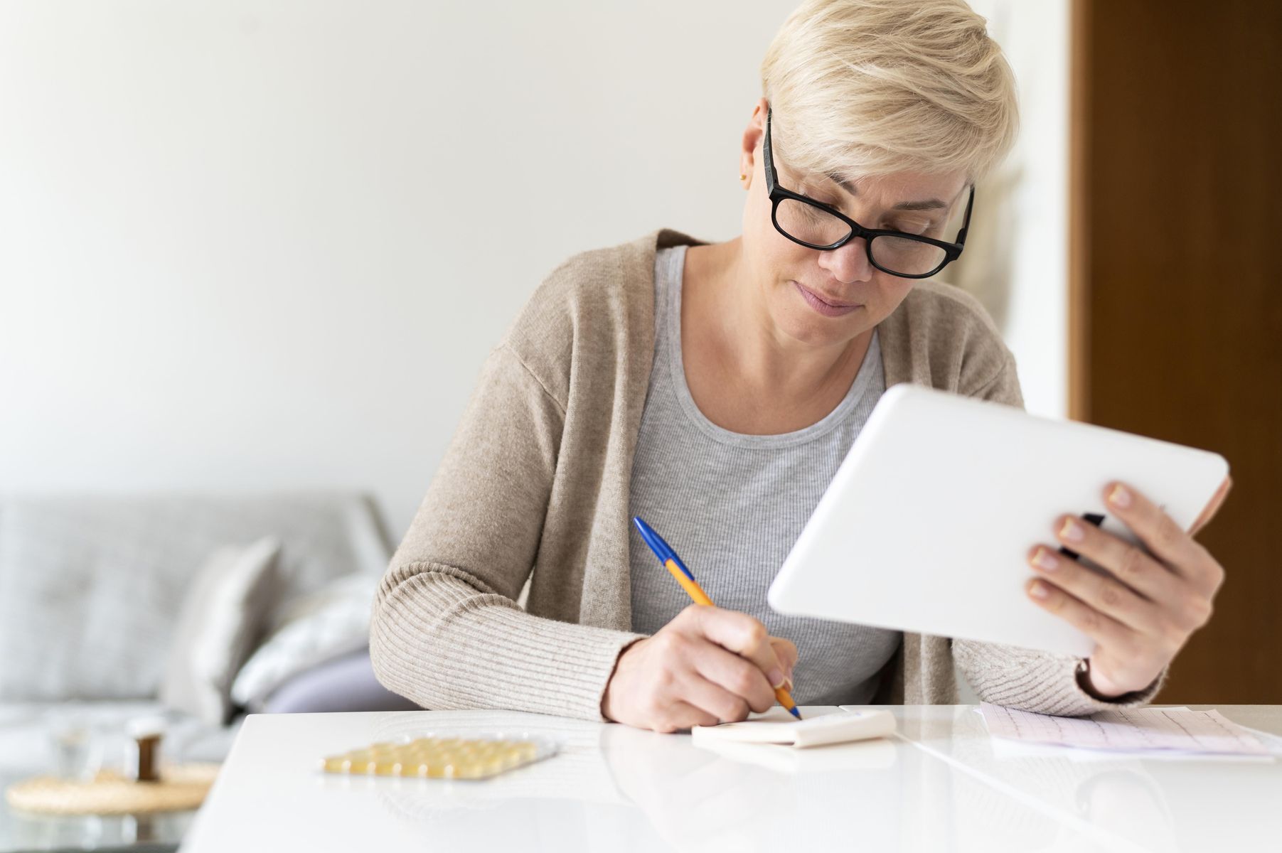 Obtenir une aide administrative pour nos aînés 4 solutions pour faciliter leur quotidien