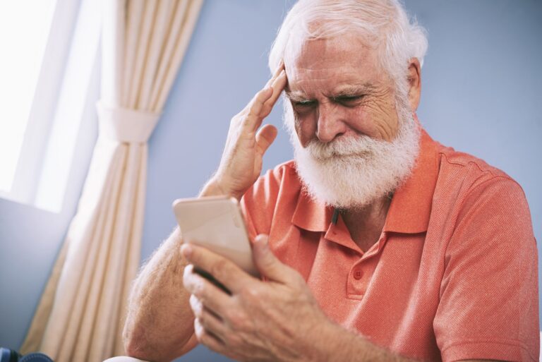 Protégeons nos aînés comment repérer et aider les seniors victimes de harcèlement téléphonique