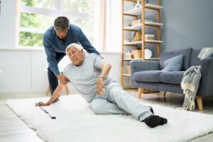 Fracture du bassin chez les seniors : comment assurer efficacement la prévention et la prise en charge ?