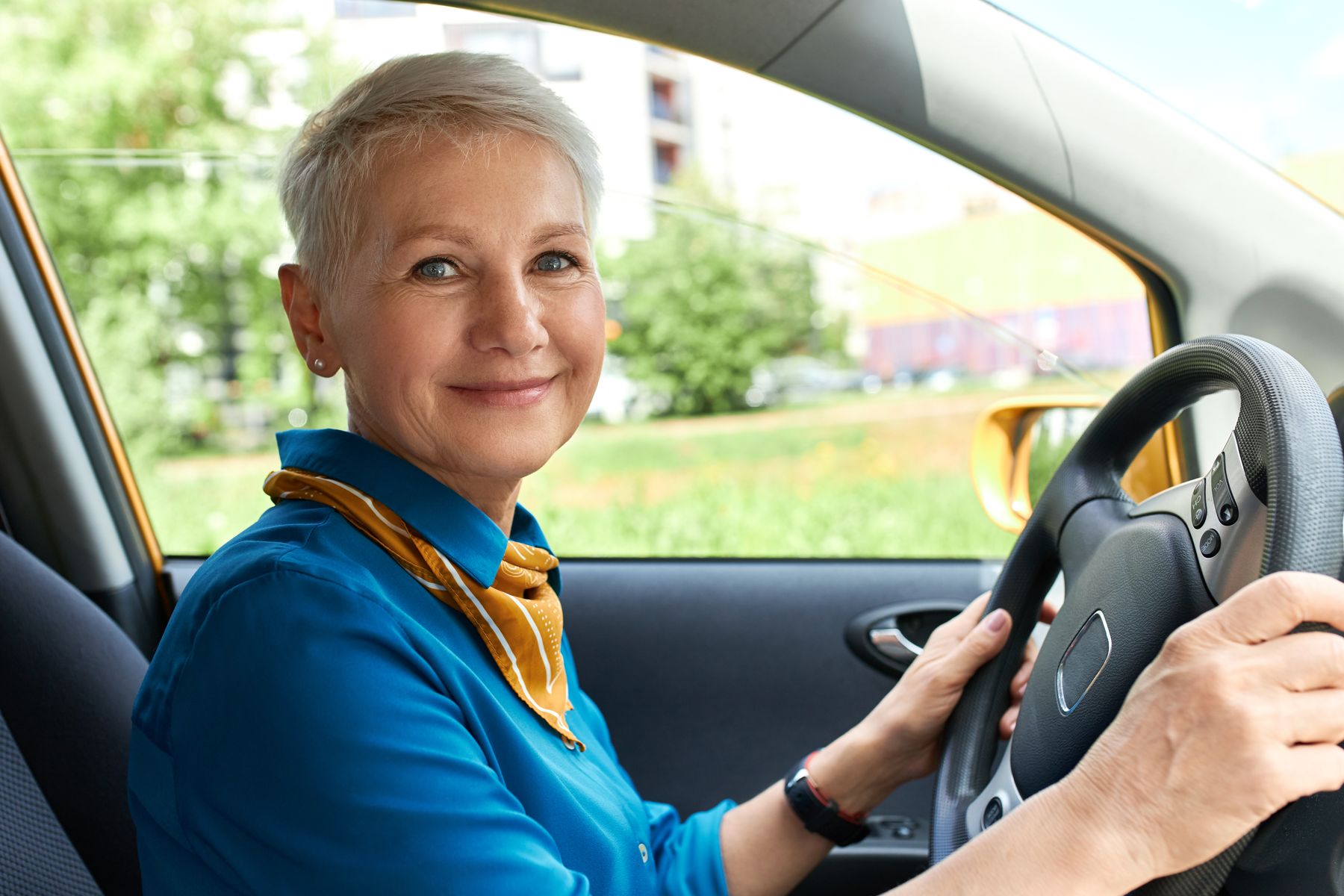 Seniors comment donner votre voiture en toute simplicité tout en bénéficiant d'avantages fiscaux