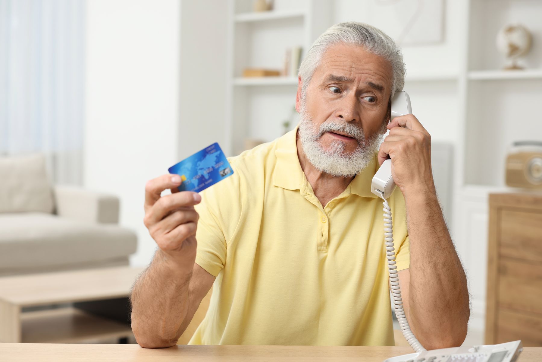 Finances familiales : pourquoi choisir un compte joint avec un parent senior ?