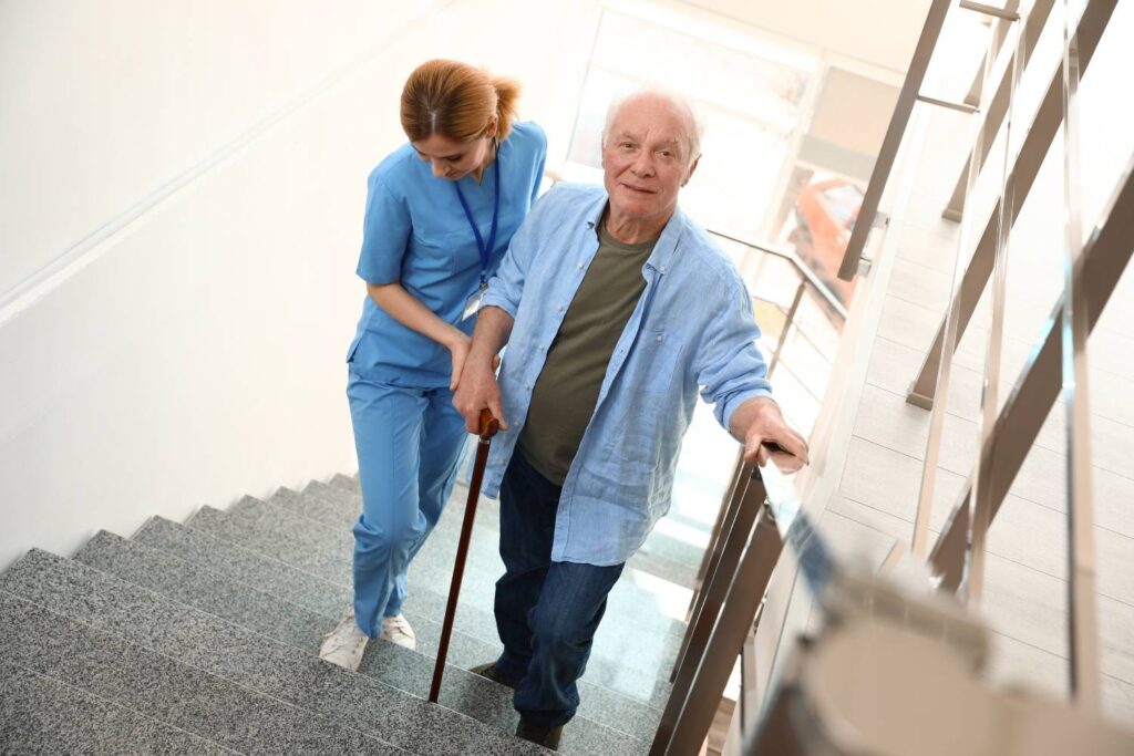 pénurie de personnel accompagnant à domicile 