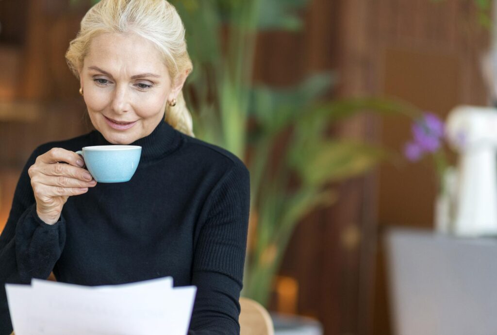 femme senior éligible à l'APA