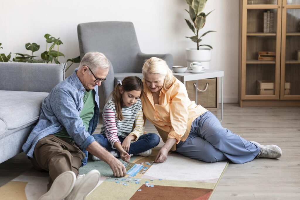 couple de seniors dans une famille d'accueil