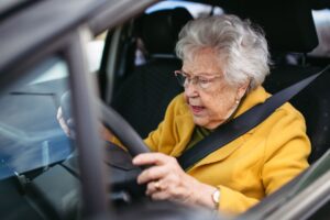 Seniors au volant : êtes-vous toujours apte à conduire en toute sécurité ?